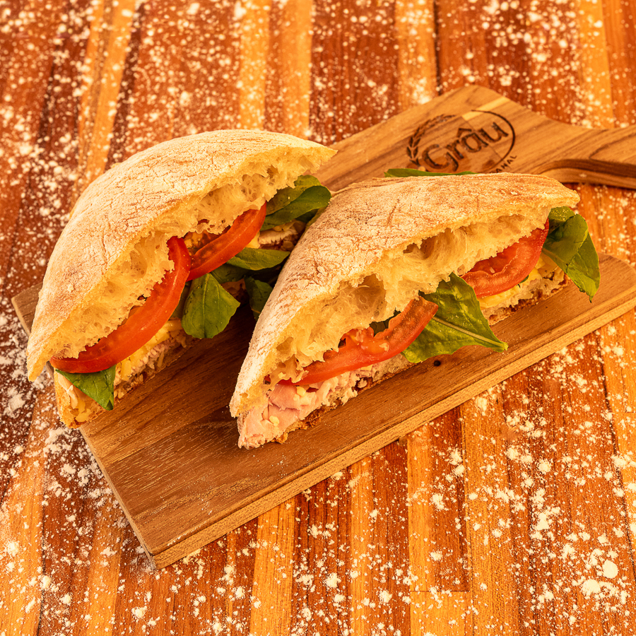 Leblon Grâu: Ciabatta Artesanal, Royale y Emmental