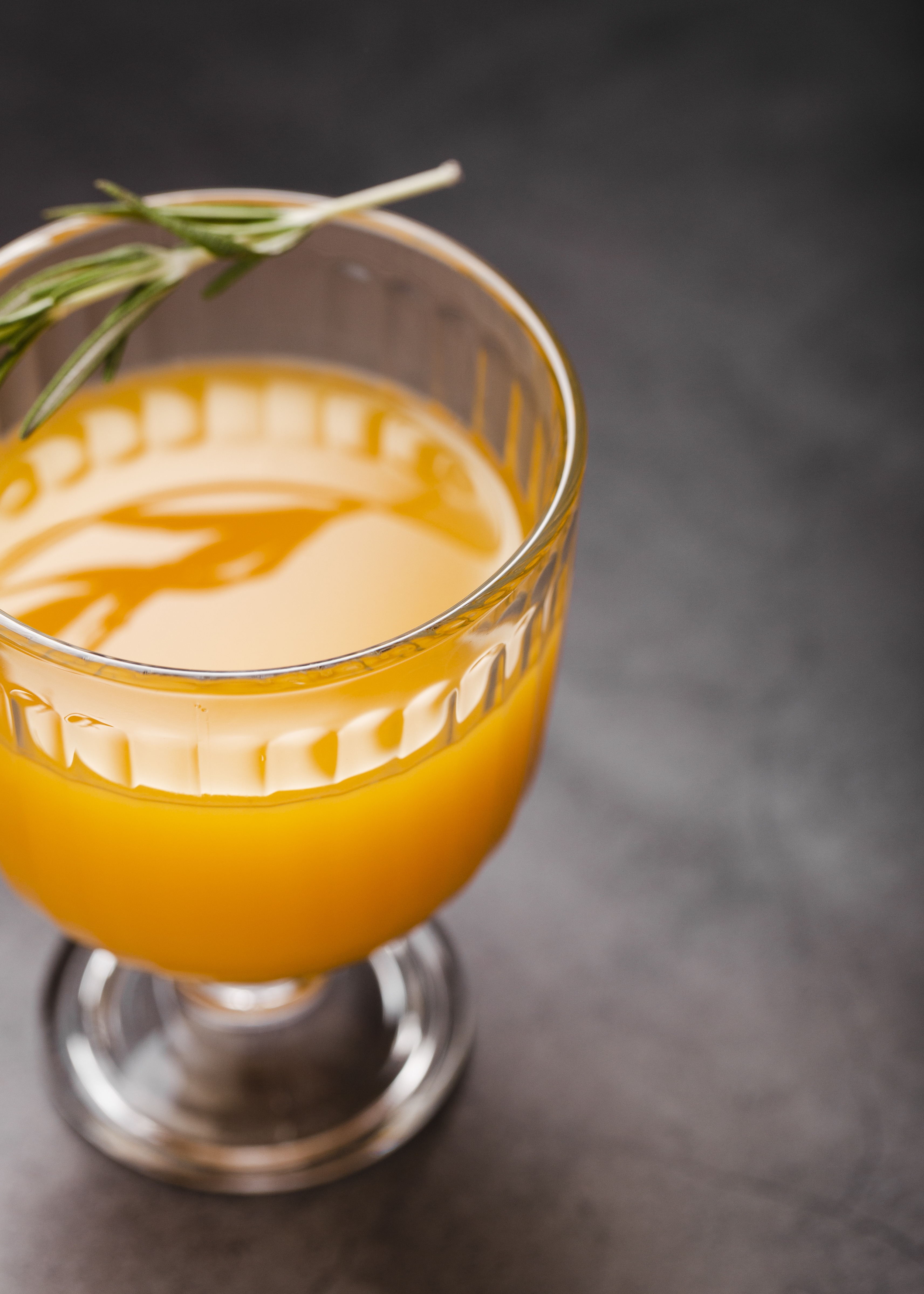 Jugo de Fruta Grâu: Extracción de Temporada y Pureza Funcional